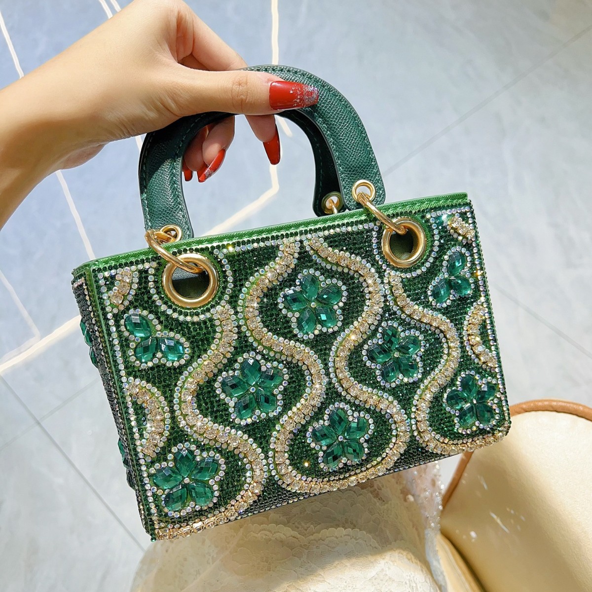 Luxury Bags In Sale - 高級デザイナーブランドの新品、高品質ファッションハンドバッグ、レディースショルダー/クロスボディバッグ、女性用バッグ、大容量、人気販売中