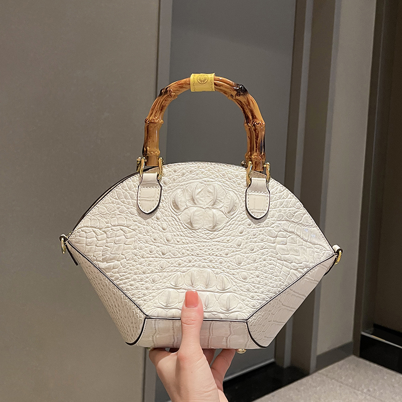 Luxury Bags In Sale - 女性のためのクロコダイルハンドバッグ,竹の模造クロコダイルハンドバッグ,良質,デザイナーブランド,ファッショナブルなシェル,素晴らしいオファー