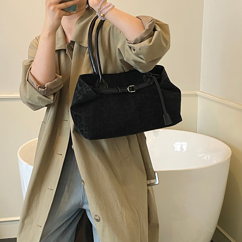 レオパード柄縫製糸留め具付きユーススイートショルダーバッグ  - Luxury Bags In Sale のレビューと価格
